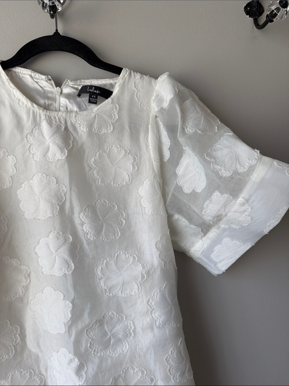 Lulu's White Floral Eyelet Puff Sleeve dress with pockets XS adorable